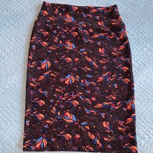 New Without Tag LulaRoe feather design tribal print stretchy pencil skirt small